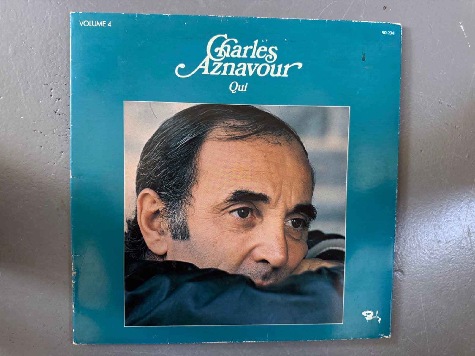 Charles Aznavour - Qui (Volume 4) LP Vinyl, Ophalen of Verzenden, 1970 - 1979, Gebruikt, 12 inch