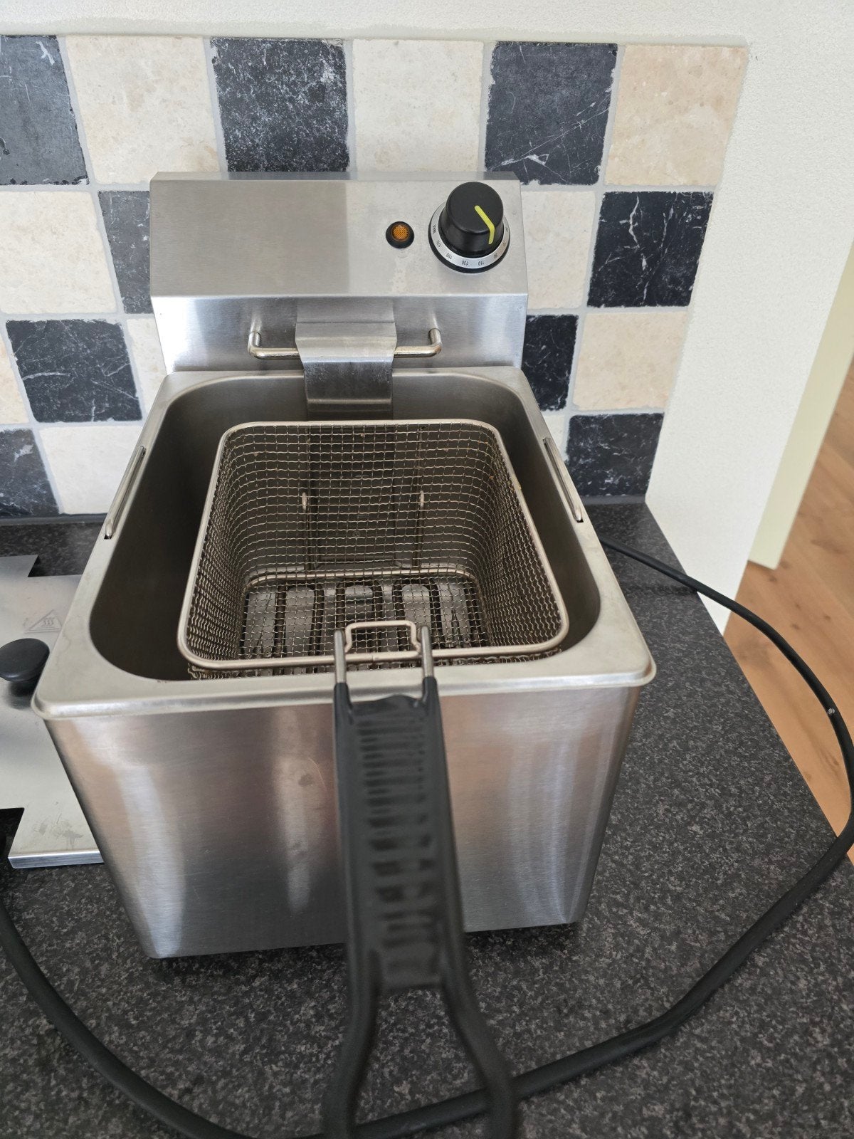 Hendi Deep Fryer Kitchen Line 8L - RVS Frituurpan, 4 liter of meer, Ophalen, Gebruikt, Uitneembare binnenpan