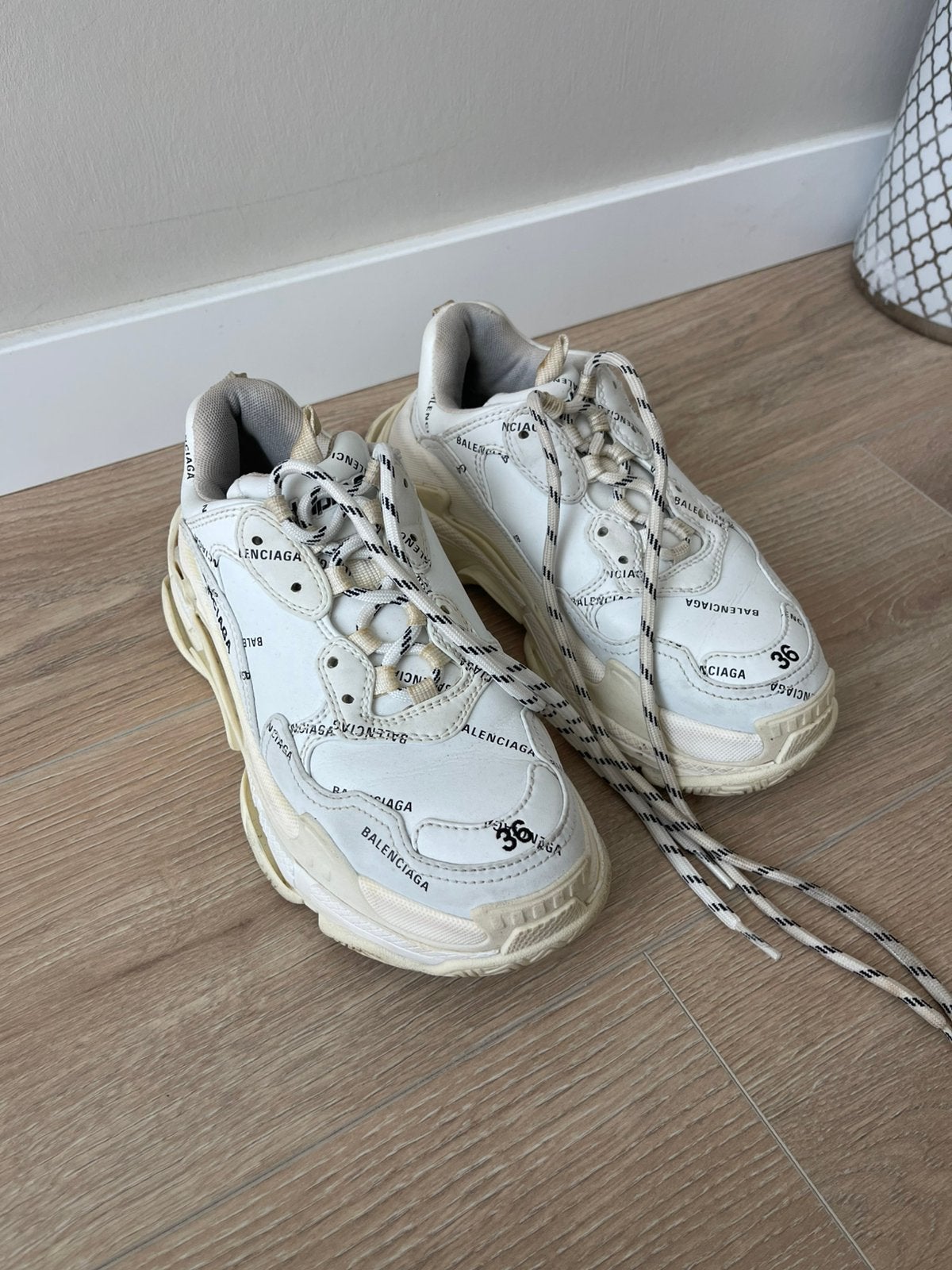 Balenciaga tripple S sneakers, Wit, Ophalen of Verzenden, Sneakers of Gympen, Gedragen