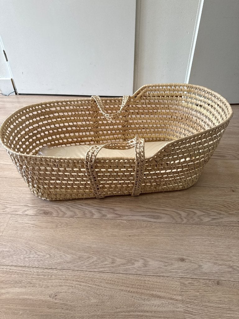Rieten babynestje, Kinderen en Baby's, Babywiegjes en Ledikanten, Ophalen, Nieuw, Reisbedje