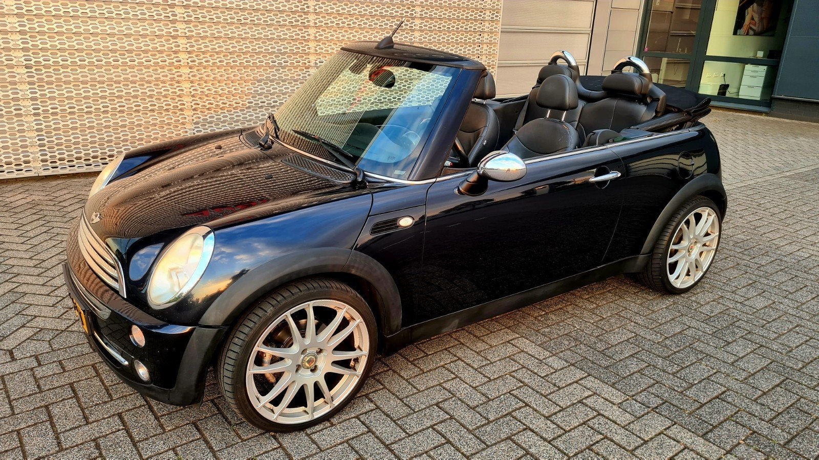 Mini 1.6 16V Cooper Cabriolet 2007 Zwart Alpina 18inch Leder, Voorwielaandrijving, 4 cilinders, Cabriolet, 4 stoelen