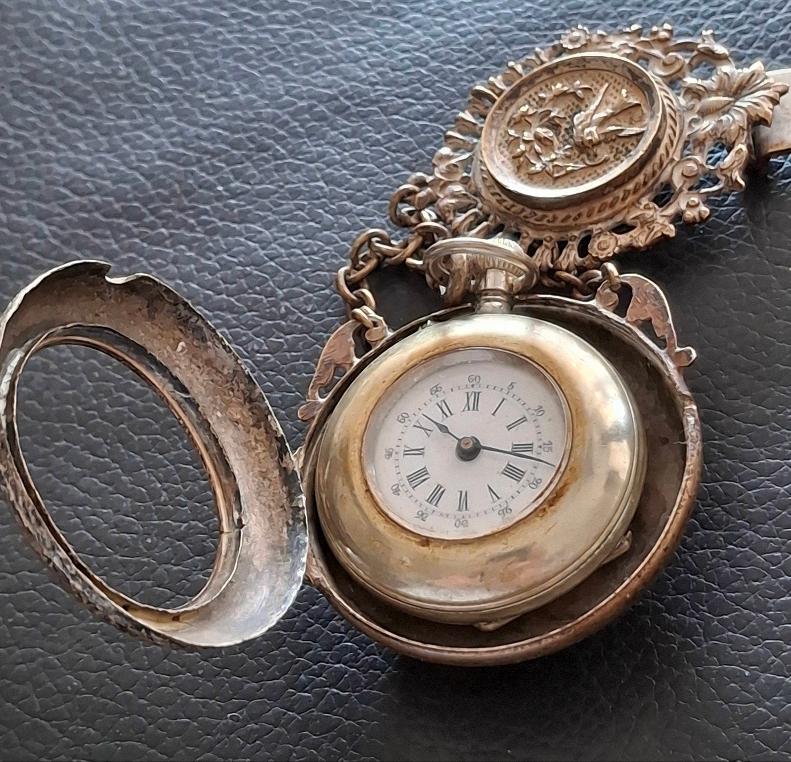 Oud en bijzonder..dit dames zakhorloge met BIJZONDERE KAST.!, Overige merken, Overige materialen, Zakhorloge, 1900 tot 1930