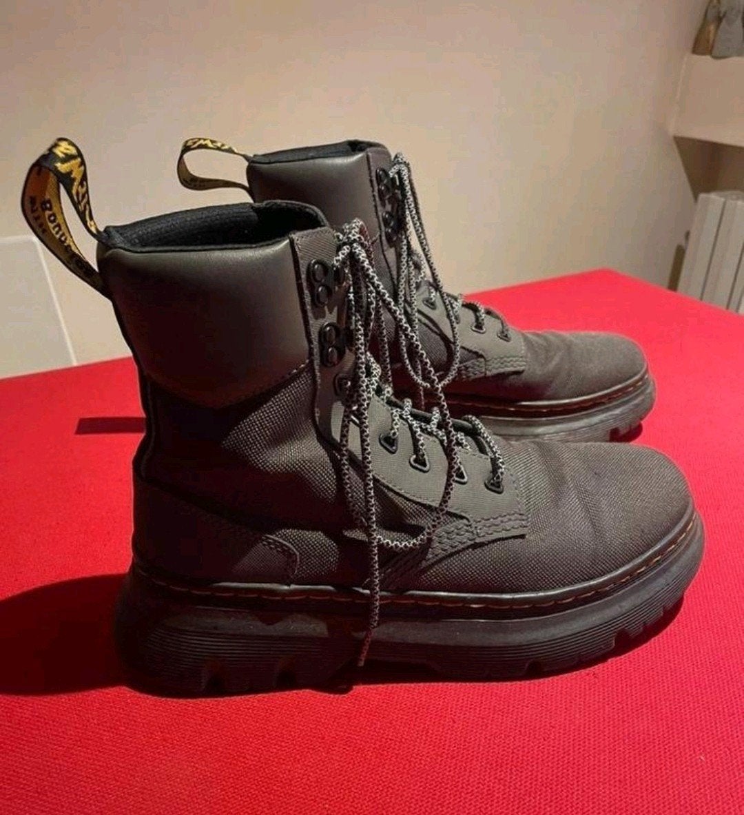 Zgan Dr Martens Tarik boots mt 42, Zwart, Boots, Ophalen of Verzenden, Zo goed als nieuw