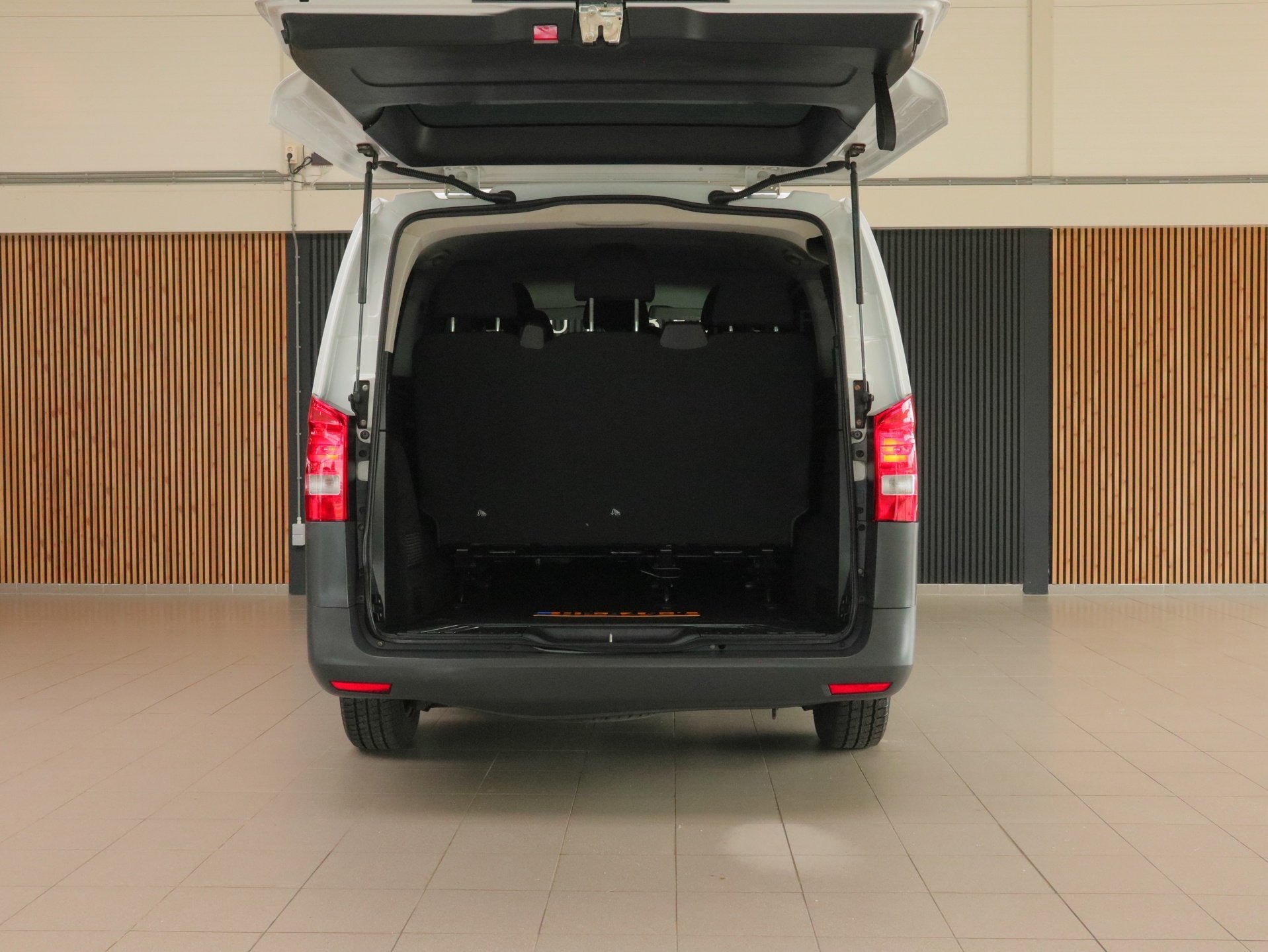 Mercedes-Benz Vito Tourer 109 BlueTEC Base Lang, Auto's, Voorwielaandrijving, Gebruikt, Met garantie (alle), 255 €/maand