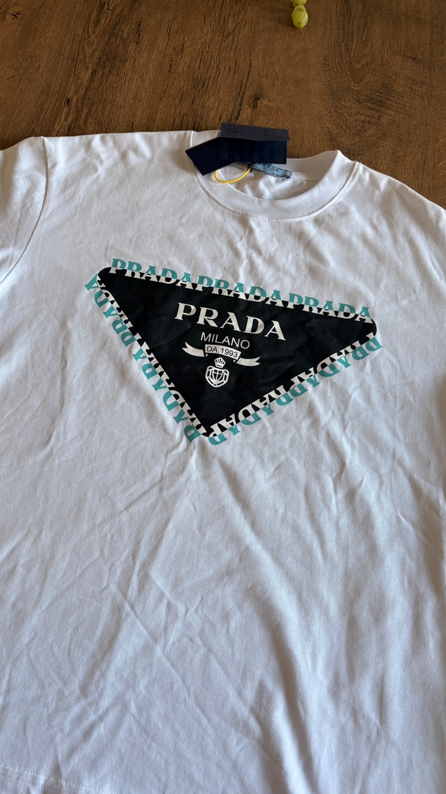 Wit Prada T-shirt met labels, Kleding | Heren, Ophalen of Verzenden, Nieuw, Maat 48/50 (M), Wit