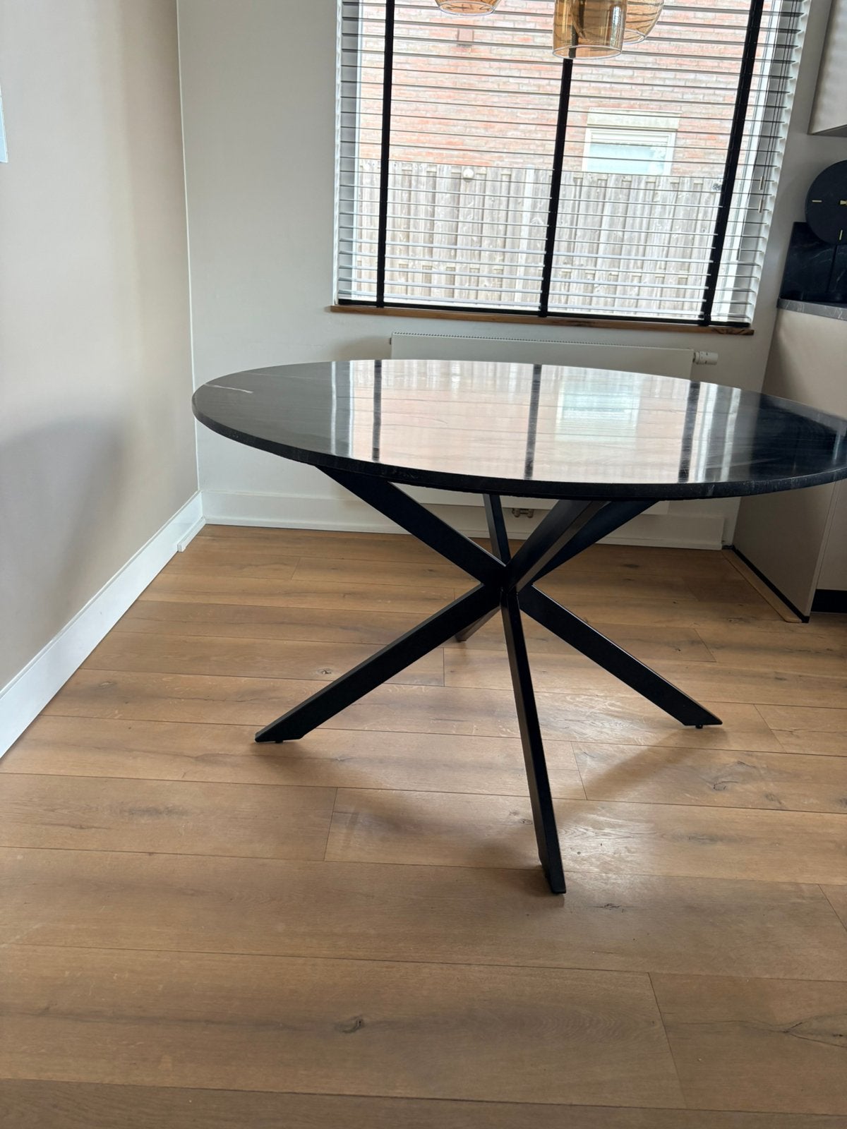 Zwart marmeren ronde eettafel 130cm, Huis en Inrichting, Tafels | Eettafels, Ophalen, Zo goed als nieuw, Rond, 100 tot 150 cm