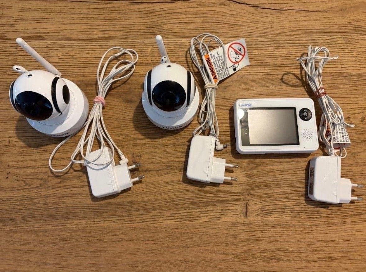 Luvion Essential Babyfoon met 2 camera's en terugspreekfunct, Ophalen of Verzenden, Gebruikt, 250 meter of meer, Camera