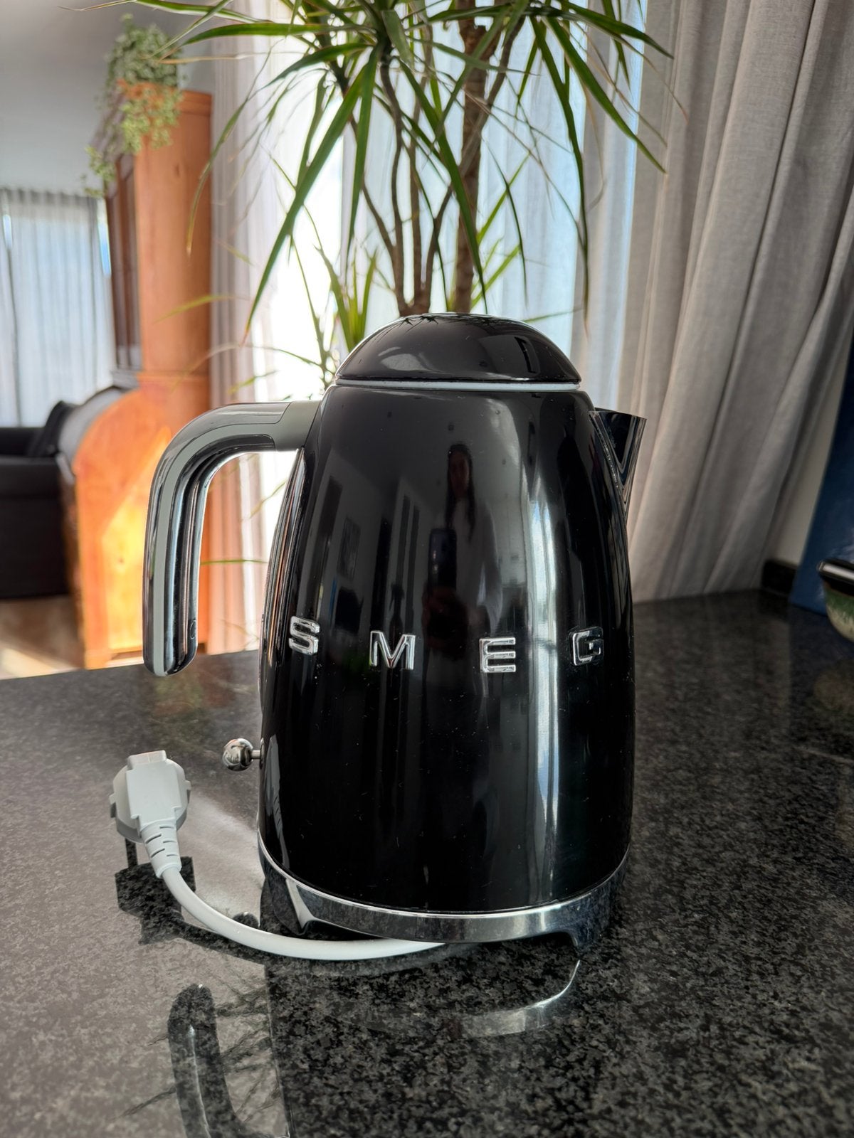 SMEG Waterkoker Zwart, Witgoed en Apparatuur, Waterkokers, 1 tot 2 liter, Ophalen of Verzenden, Zo goed als nieuw