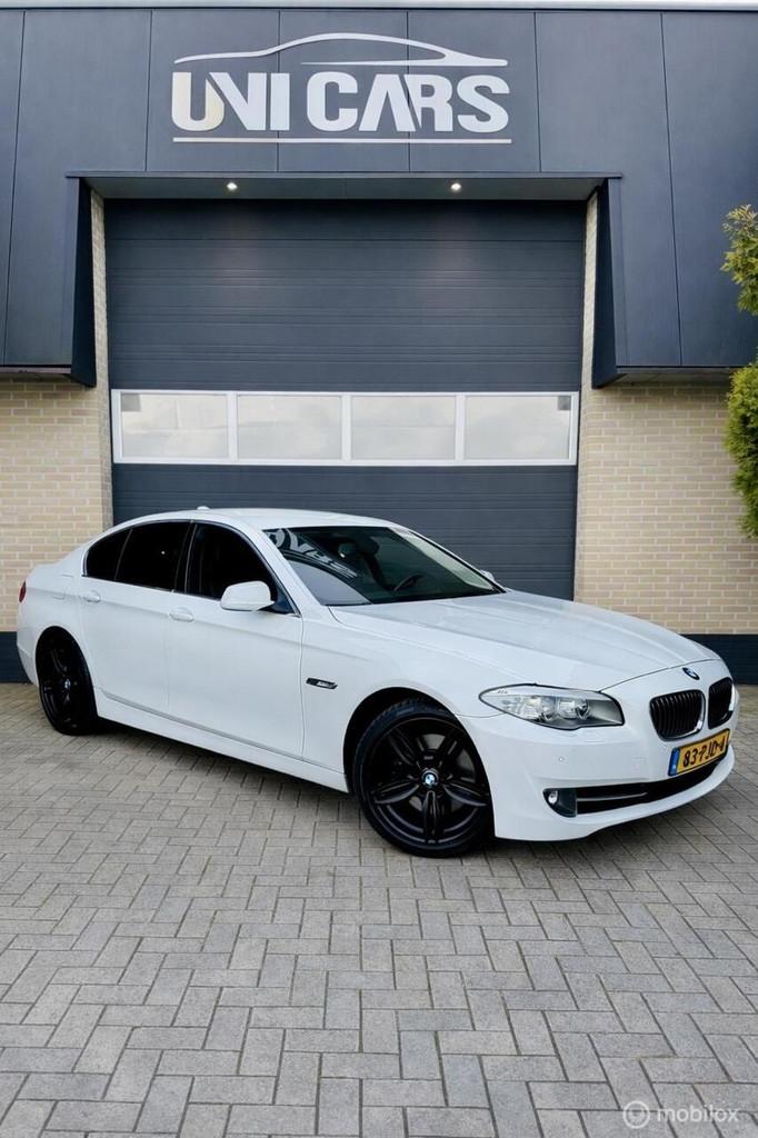 BMW 5-serie 528i 259PK High Executive|Sport|Navi|Leder|LM19, Euro 5, Achterwielaandrijving, Gebruikt, Zwart