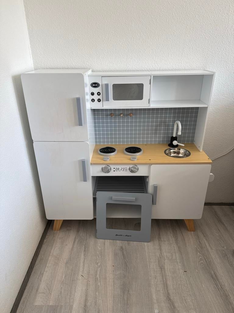 MOET SNEL WEG Grote houten speelkeuken met oven en magnetron, Ophalen, Gebruikt, Hout, Speelkeuken