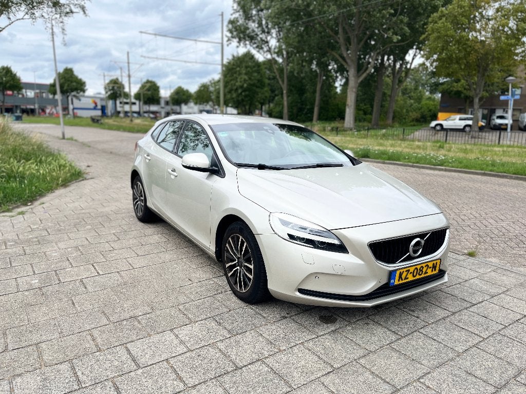 Volvo V40 1.5 T2 122PK Geartronic Nordic+ 2017 Bruin, Auto's, Startonderbreker, 1498 cc, Euro 6, 4 cilinders