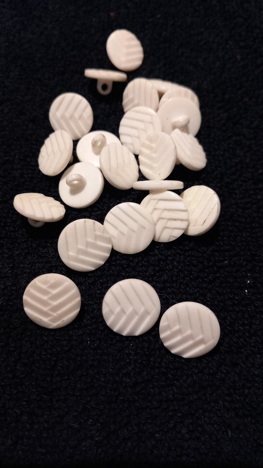 witte knopen 3 maten 34x, Ophalen of Verzenden, Nieuw, Knoop of Knopen