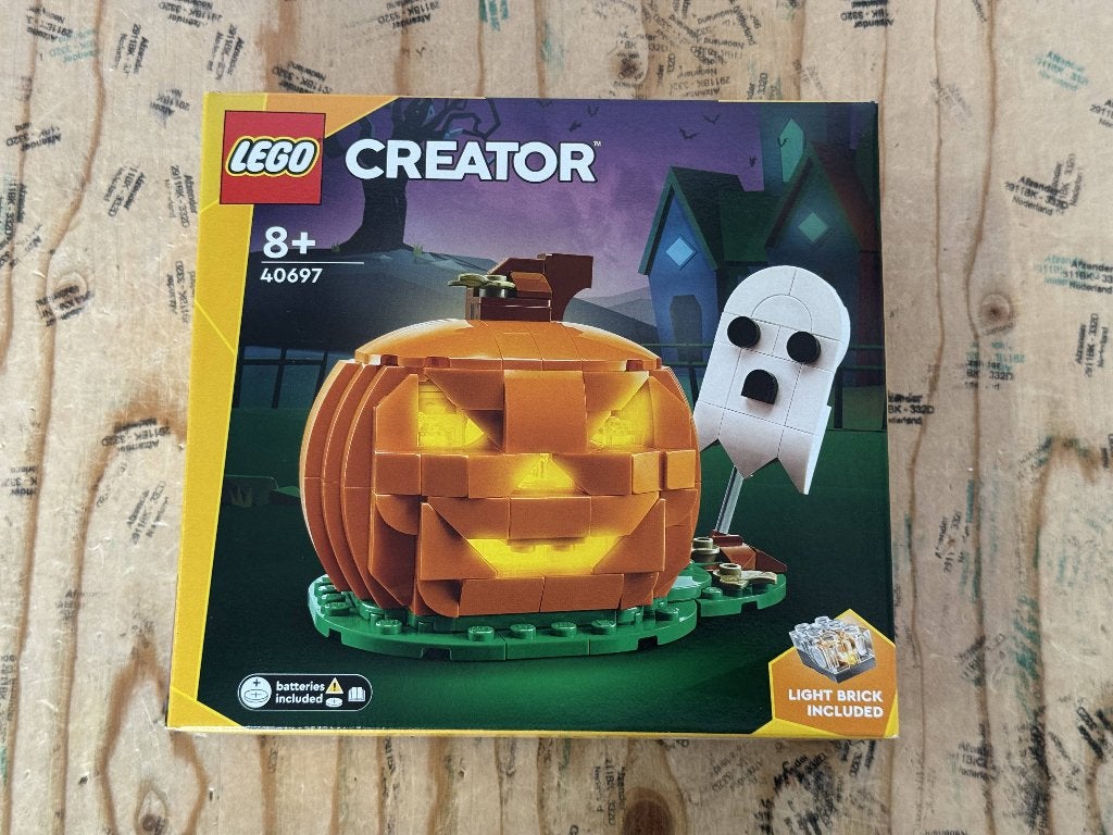 LEGO  Halloweenpompoen (40697), Info@lego.com, Overige thema's, Denemarken, Lego