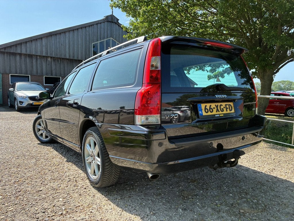 Volvo V70 2.4 D5 Edition II Sport | Automaat + Schuif/kantel, Auto's, Zwart, 197 €/maand, Zwart, Diesel