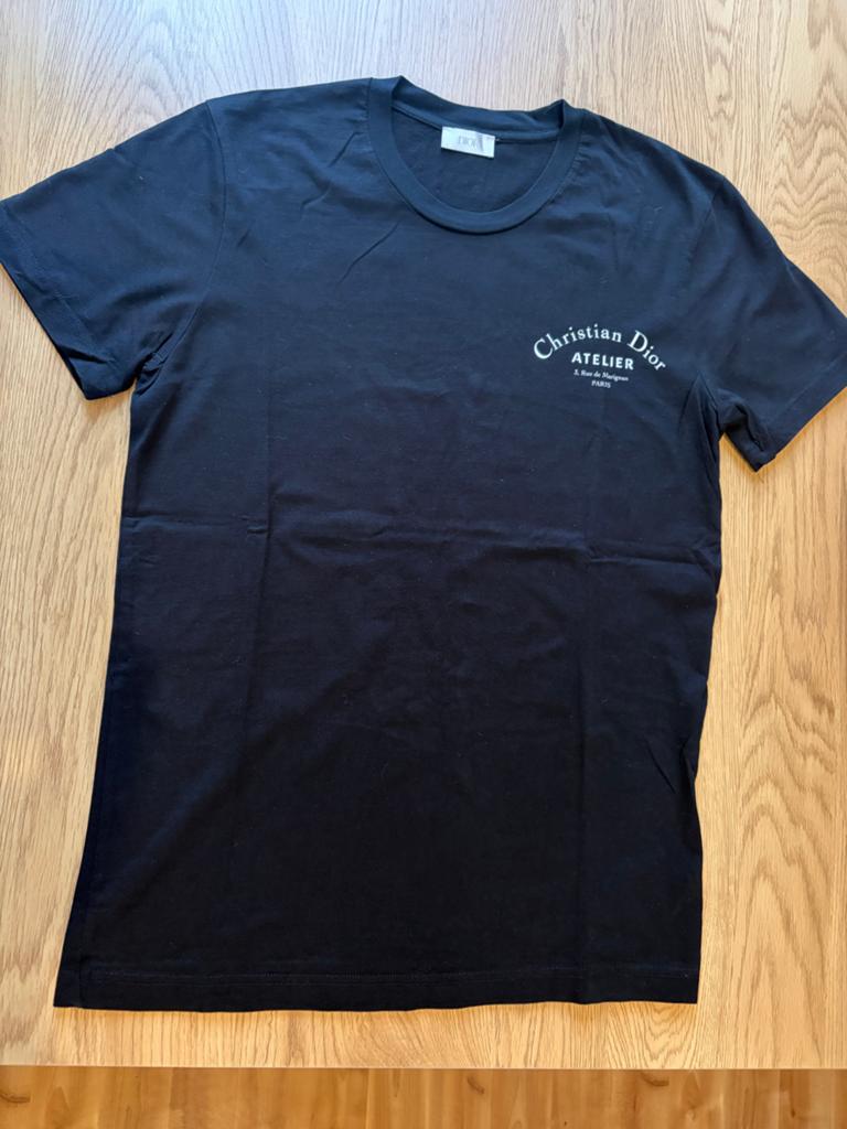 Christian Dior Atelier T-shirt Zwart - Maat M, Kleding | Heren, T-shirts, Ophalen of Verzenden, Zo goed als nieuw, Maat 48/50 (M)