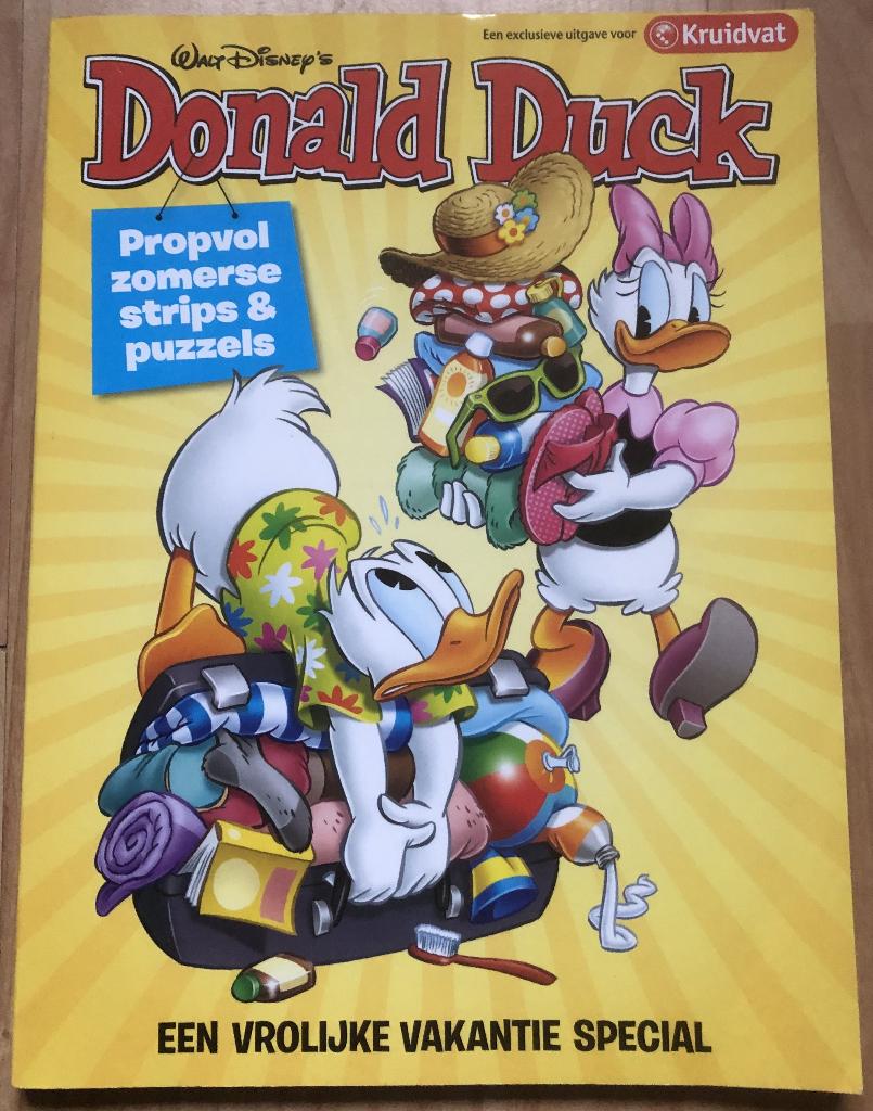 DONALD DUCK - EEN VROLIJKE VAKANTIE SPECIAL, Eén stripboek, Ophalen of Verzenden, Zo goed als nieuw