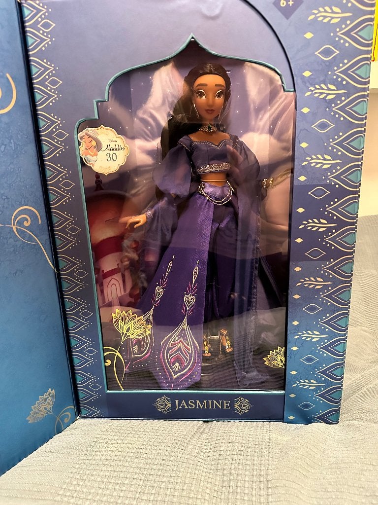 Disney Jasmine 30th Anniversary Limited edition doll 43cm, Ophalen of Verzenden, Overige figuren, Nieuw, Beeldje of Figuurtje