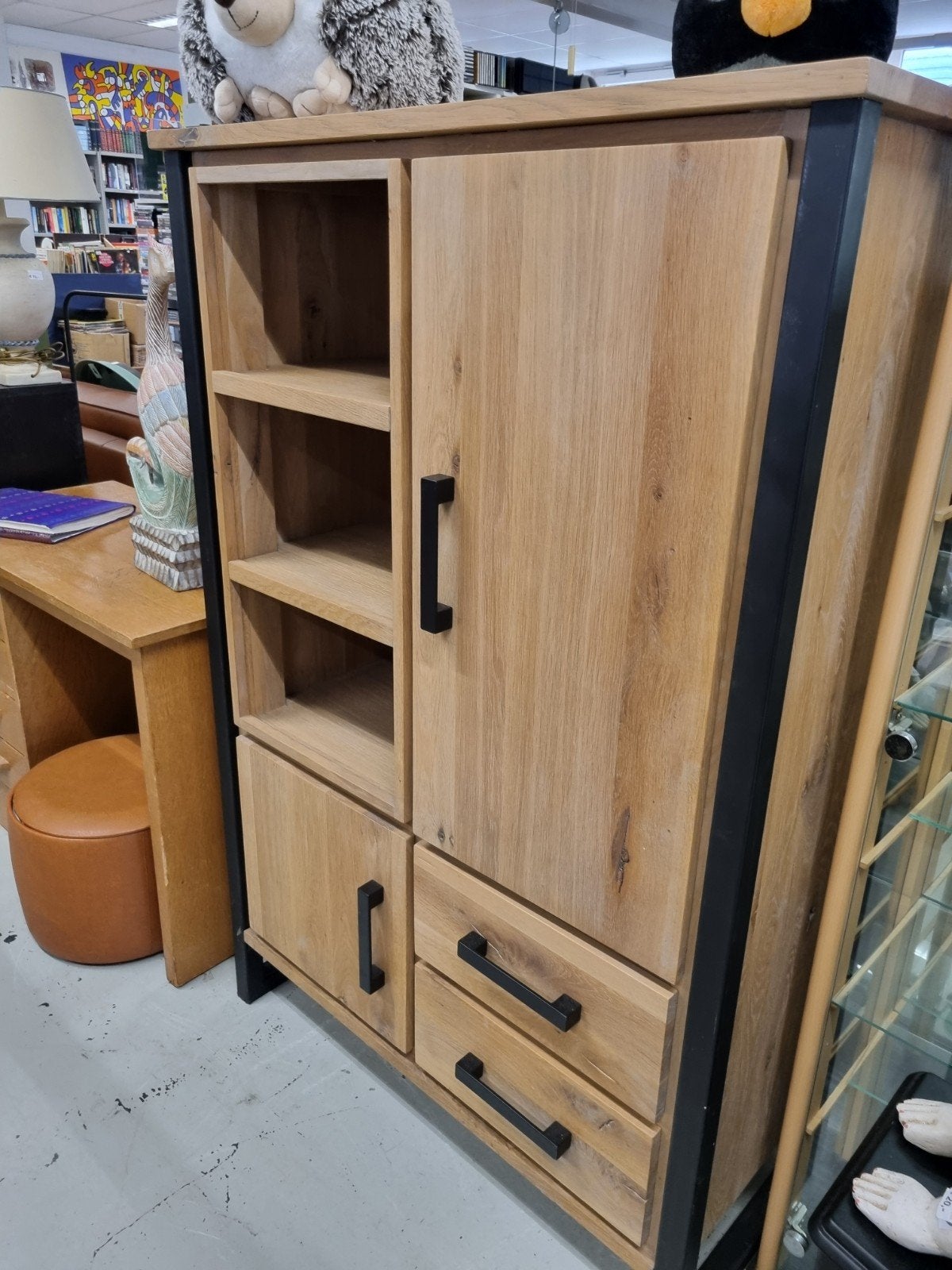 Eikenhouten kast met metalen frame en diverse opbergruimte, Huis en Inrichting, Ophalen, Gebruikt, 100 tot 150 cm, Met lade(s)