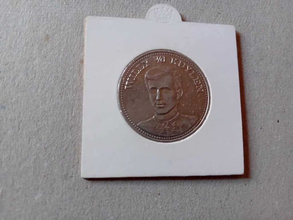 Shell voetbal top 20 munt 1970 met Willy van de Kuylen, Verzamelen, Ophalen of Verzenden, Zo goed als nieuw
