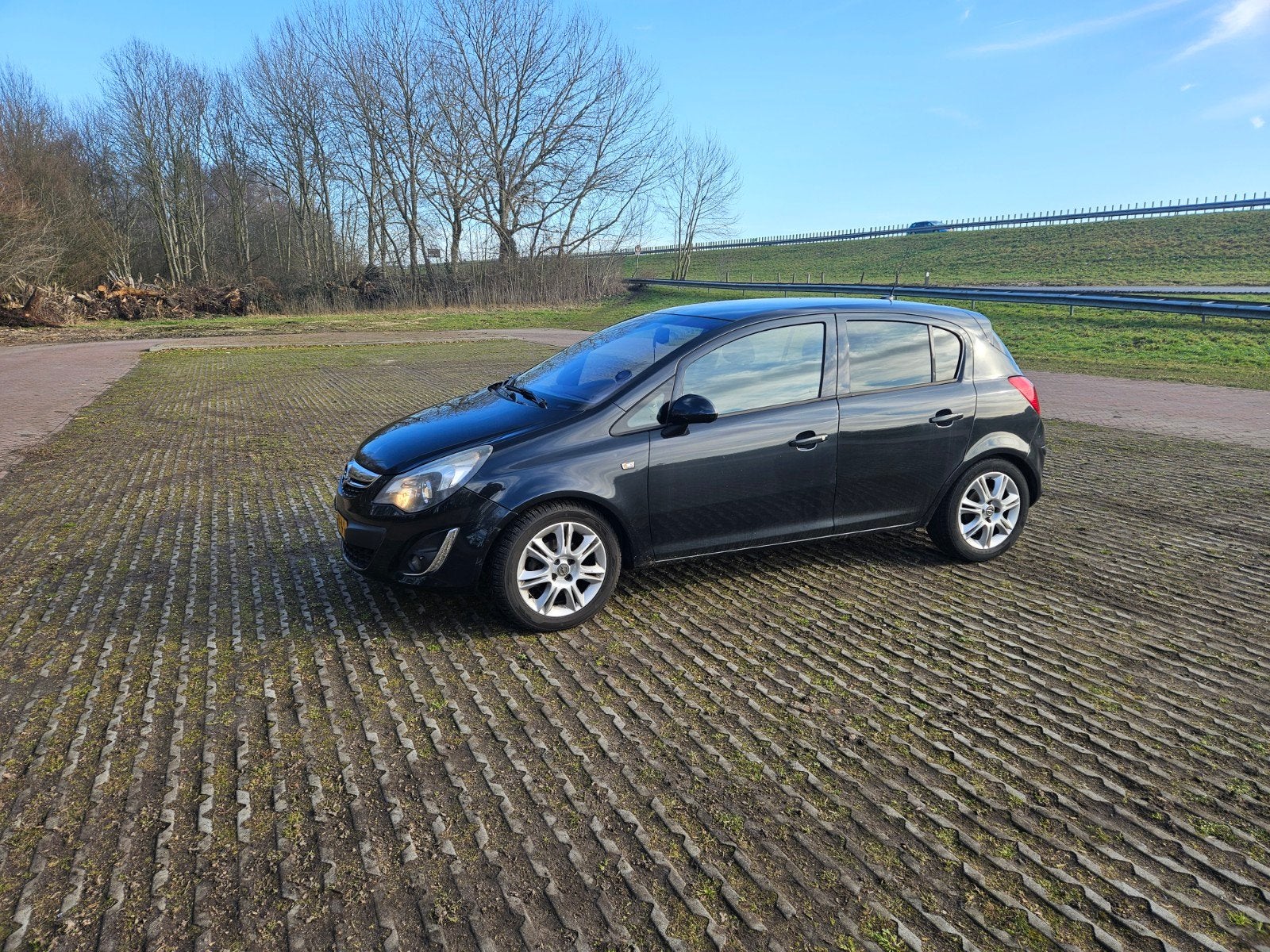 Opel Corsa 1.4 16V 5D AUT 2014 Zwart, Auto's, Opel, 4 cilinders, Particulier, 1000 kg, Corsa
