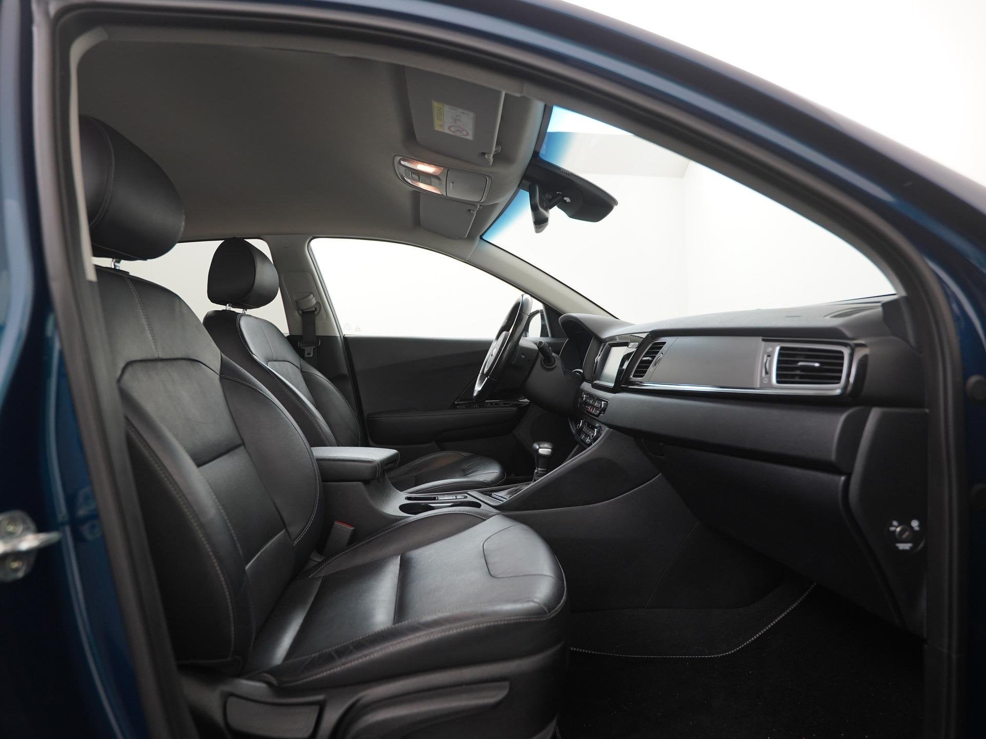 Kia Niro 1.6 GDi Hybrid DynamicPlusLine | Trekhaak | Leder |, Auto's, Gebruikt, Euro 6, Blauw, 1390 kg