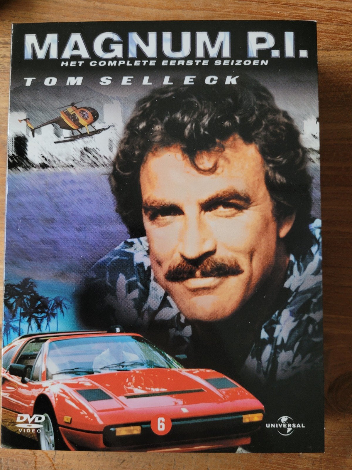 Magnum P.I. - Het Complete Eerste Seizoen (DVD Boxset), Gebruikt, Boxset, Ophalen of Verzenden, Vanaf 6 jaar