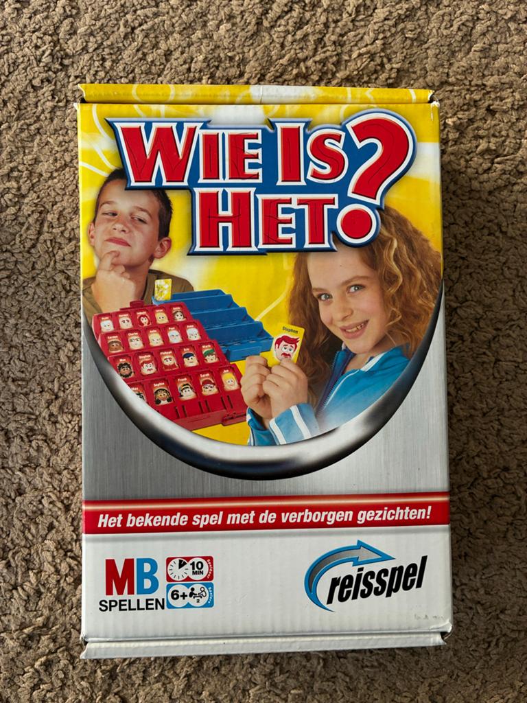 Reisspel Wie is het?, Hobby en Vrije tijd, Gezelschapsspellen | Bordspellen, Een of twee spelers, Ophalen of Verzenden, Zo goed als nieuw