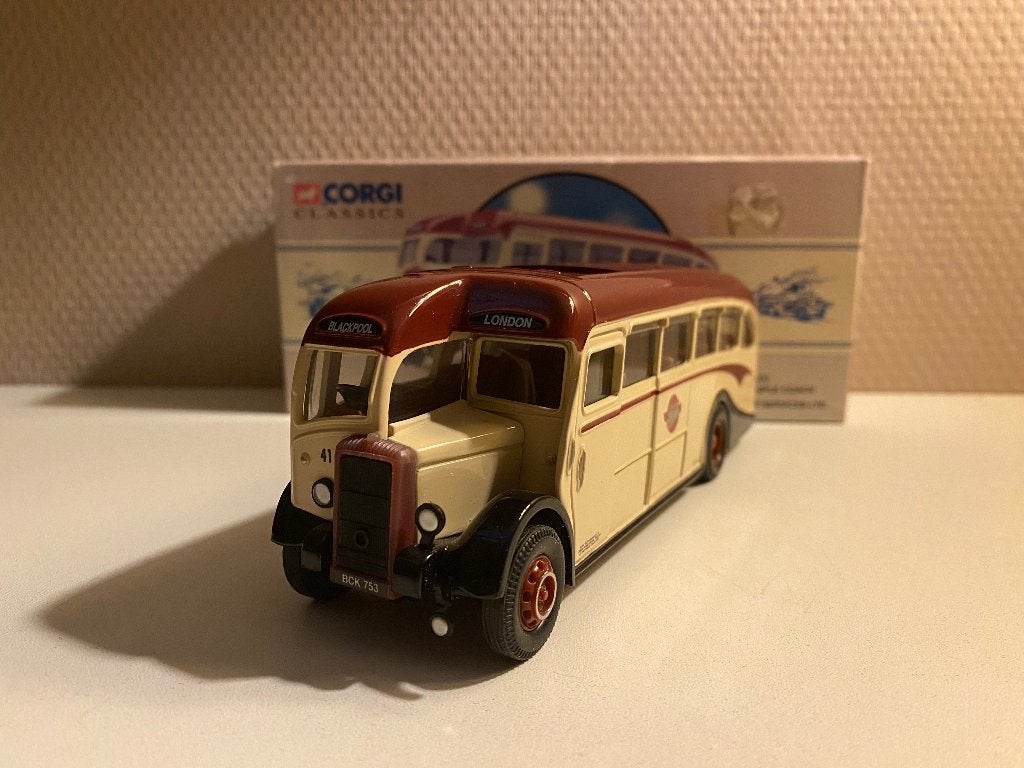 Corgi - Daimler Duple Coach Scout Motor Services Ltd, Ophalen of Verzenden, Nieuw, Bus of Vrachtwagen, Corgi