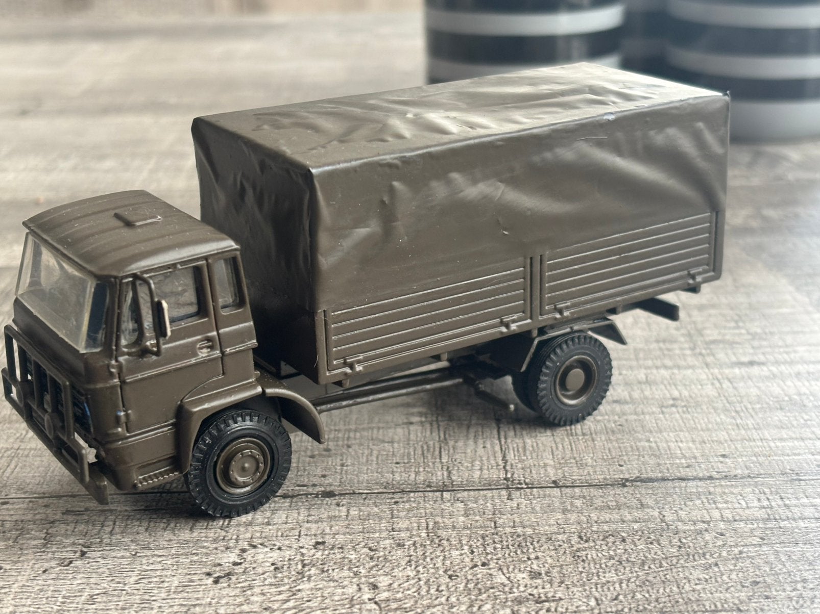 DAF 2000 SERIE BAKWAGEN LEGERUITVOERING, Hobby en Vrije tijd, Ophalen of Verzenden, Gebruikt, Bus of Vrachtwagen, Lion Toys