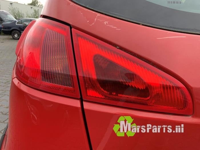 Achterlicht links van een Mitsubishi Colt, Gebruikt, -, -, Ophalen of Verzenden