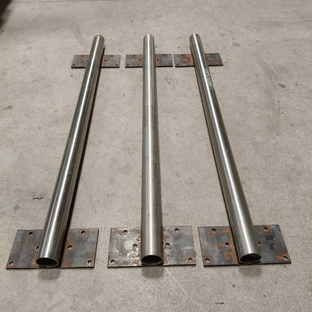 3x RVS ronde buis 40 mm met stalen bevestingsplaat 85 cm, Doe-het-zelf en Verbouw, Metalen, Ophalen, Gebruikt, Overige metalen