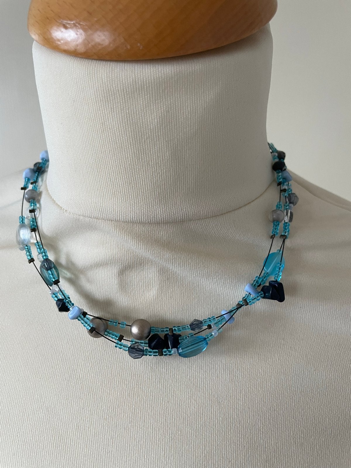 kralenketting in blauwtinten, Ophalen of Verzenden, Zo goed als nieuw, Blauw, Kunststof
