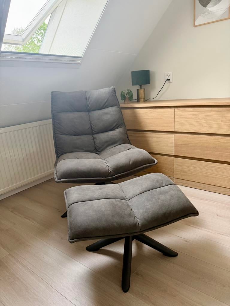 Draaifauteuil + hocker antraciet, Ophalen, 75 tot 100 cm, Zo goed als nieuw, Stof