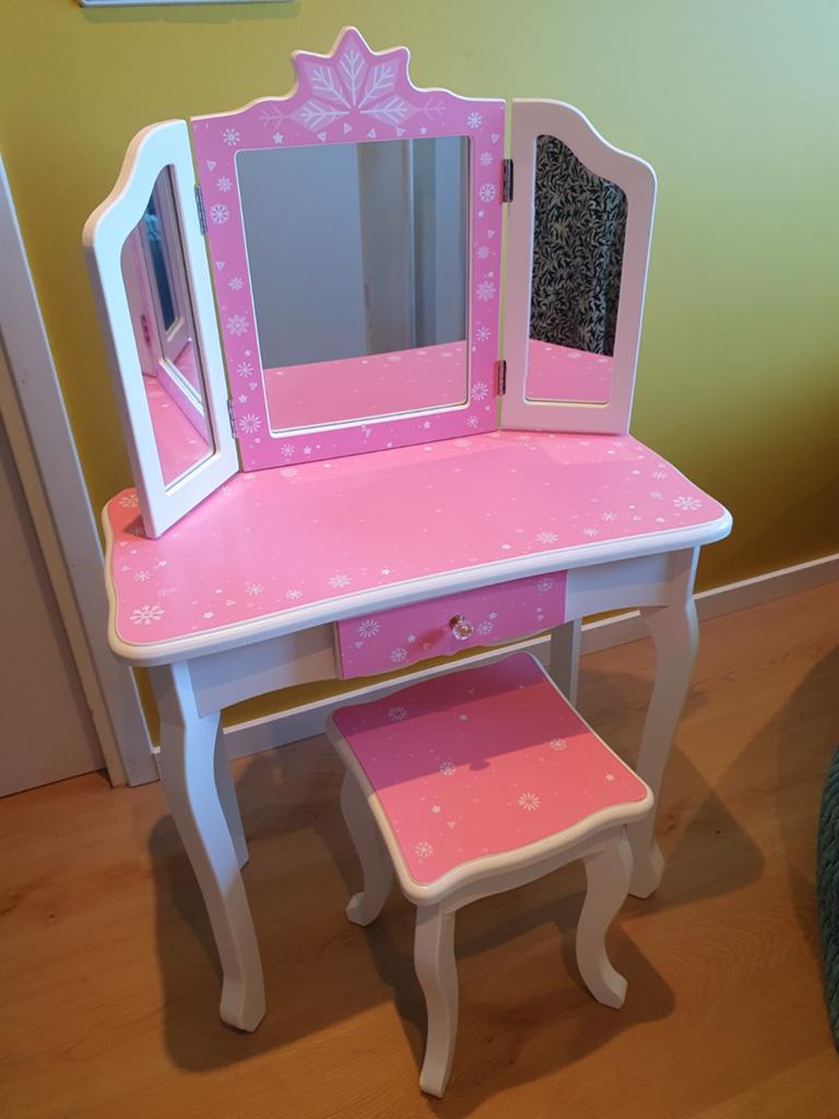 Leuke kinderkaptafel, Ophalen, Gebruikt, Stoel(en)
