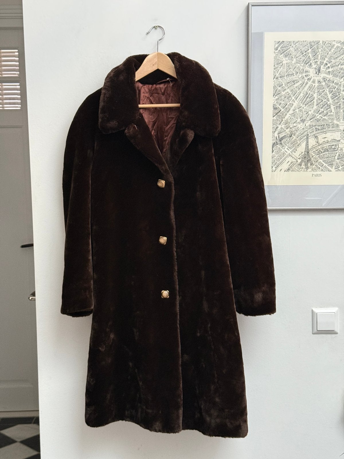 Vintage jaren 70 imitatiebont jas donkerbruin maat XL dames, Kleding | Dames, Ophalen of Verzenden, Zo goed als nieuw, Maat 46/48 (XL) of groter