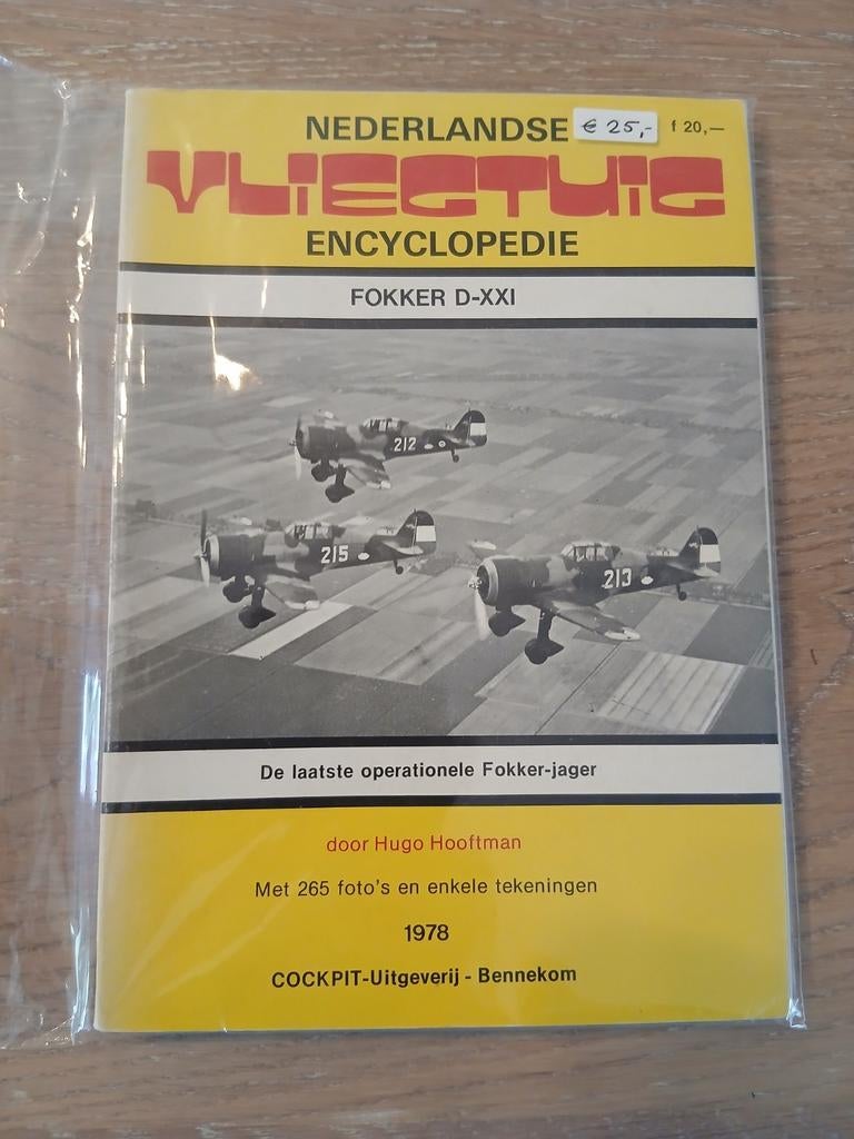 Fokker D.XXI Ned Vliegtuig Enc. boek WO2 LVA KLU Luchtmacht, Verzamelen, Ophalen of Verzenden, Zo goed als nieuw, Kaart, Foto of Prent