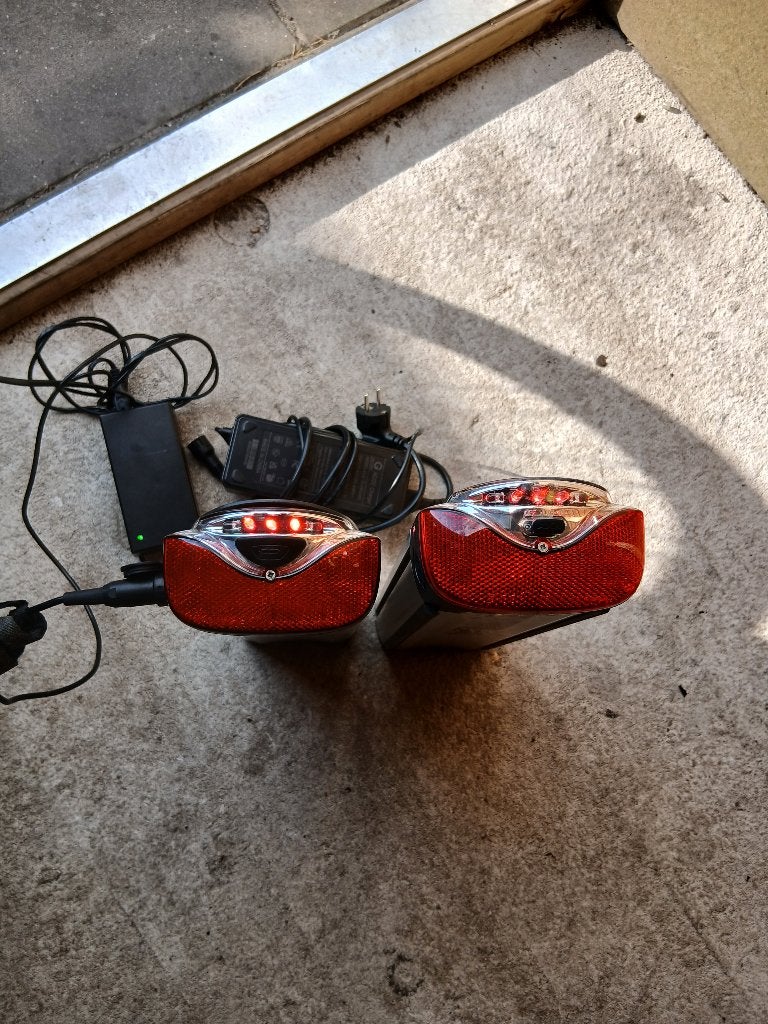 Gazelle accu 2 stuks en 2 opladers, Fietsen en Brommers, Elektrische fietsen, Ophalen, Gebruikt, Gazelle