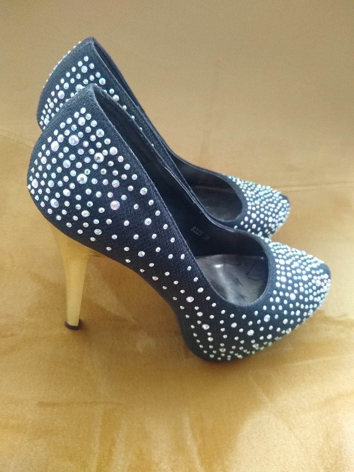 Zwarte glitter hakken met gouden hak, Pumps, Zwart, Ophalen of Verzenden, Clowse