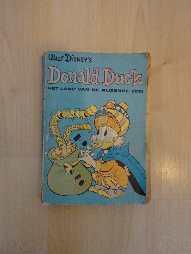 Donald Duck - Het land van de rijzende zon pocket (1971), Eén stripboek, Ophalen of Verzenden, Gelezen