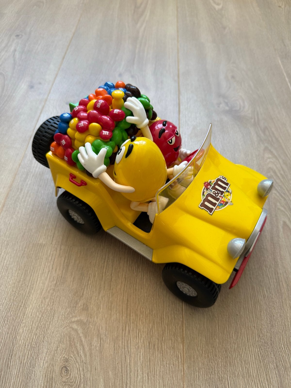 M&M's Dispenser Gele Auto met M&M's Figuren, Verzamelen, Ophalen of Verzenden, Gebruikt