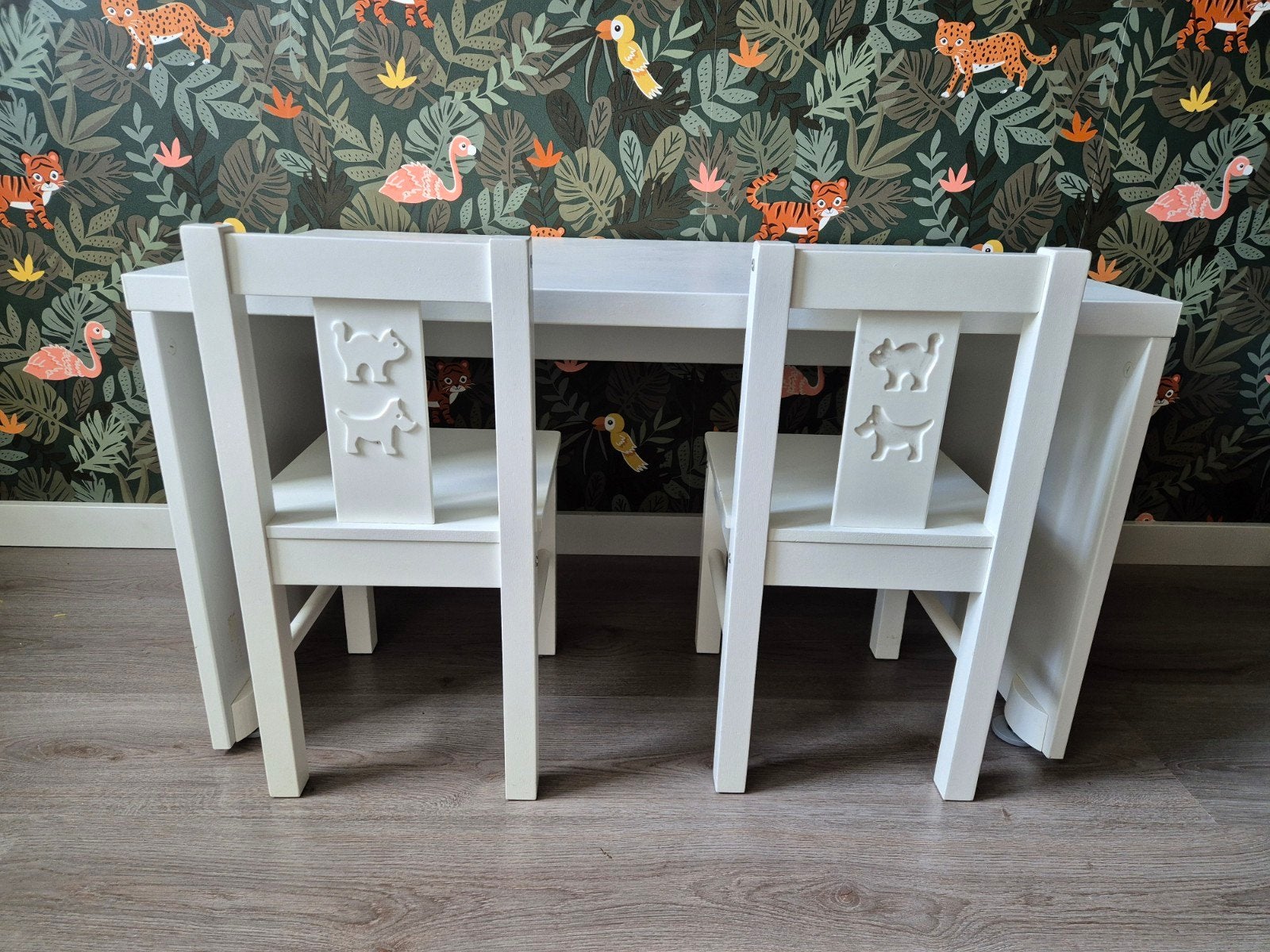 ikea bureau met 2 stoeltjes, Kinderen en Baby's, Kinderkamer | Tafels en Stoelen, Ophalen, Gebruikt, Tafel(s) en Stoel(en)