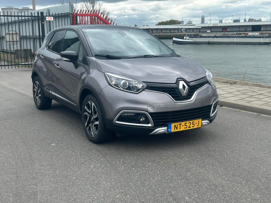 Renault Captur 1.2 TCE 120 PK AUT CAMERA ECC LEDER NAVI ECC, 625 kg, 4 cilinders, SUV of Terreinwagen, 57 €/maand