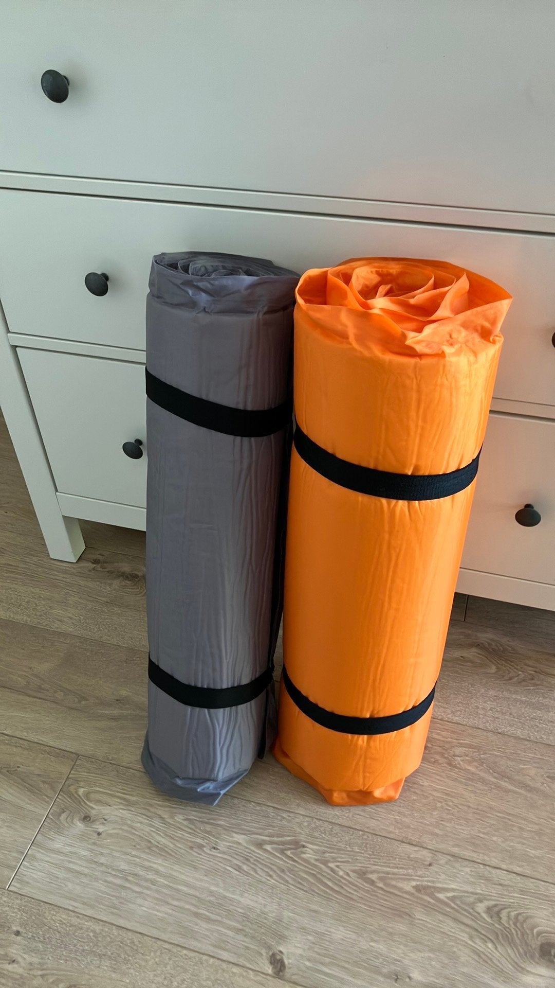 2 zelfopblazende matjes, Ophalen, Zo goed als nieuw