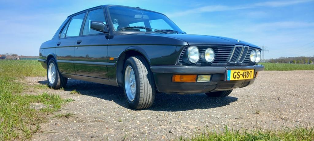 BMW 520i Diamantschwarz Shadowline 1987, Achterwielaandrijving, 129 pk, 1283 kg, Zwart