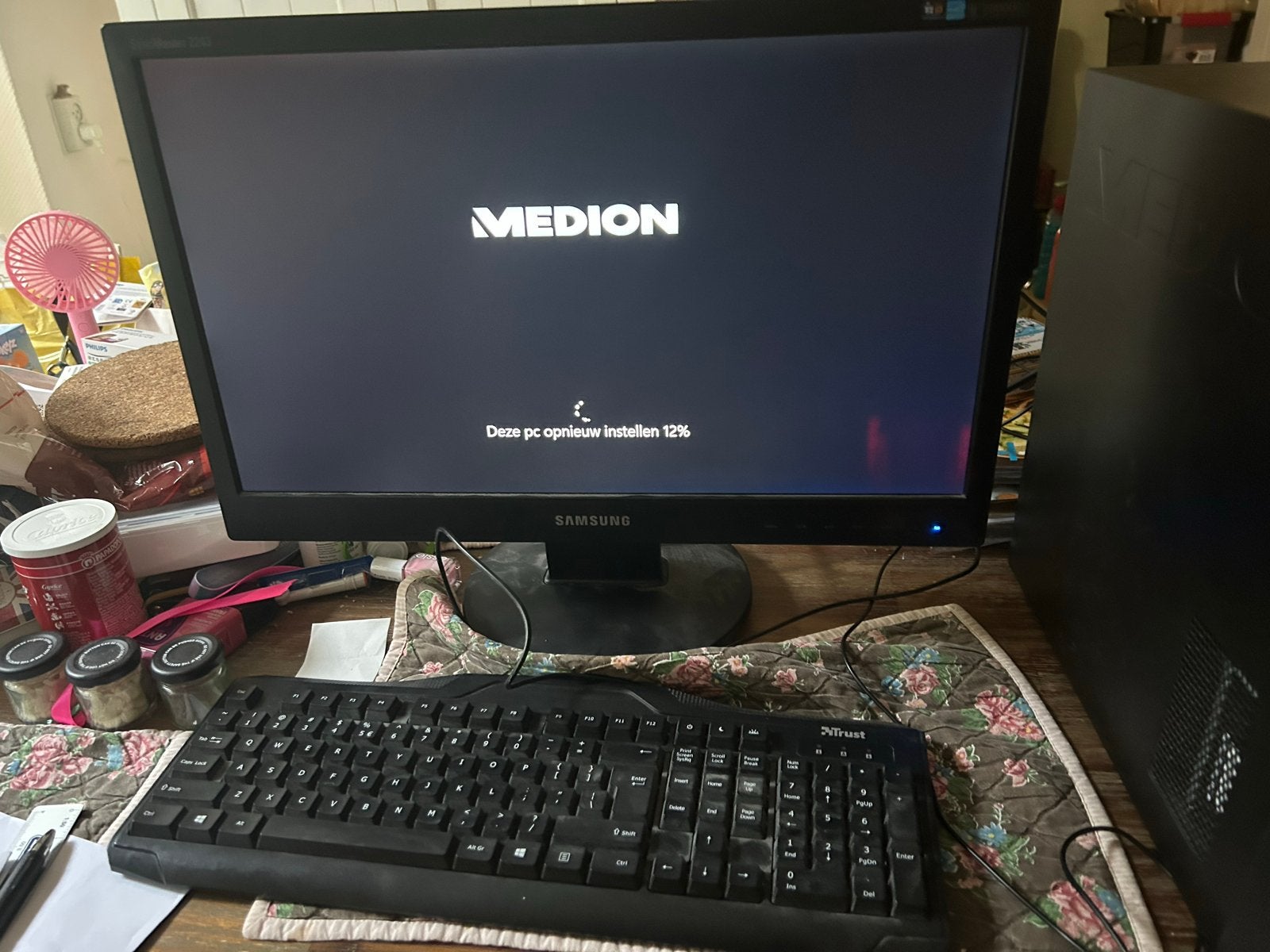 Medion Akoya P5371 I Desktop PC met Samsung monitor, Ophalen, Gebruikt, Met monitor, 8 GB