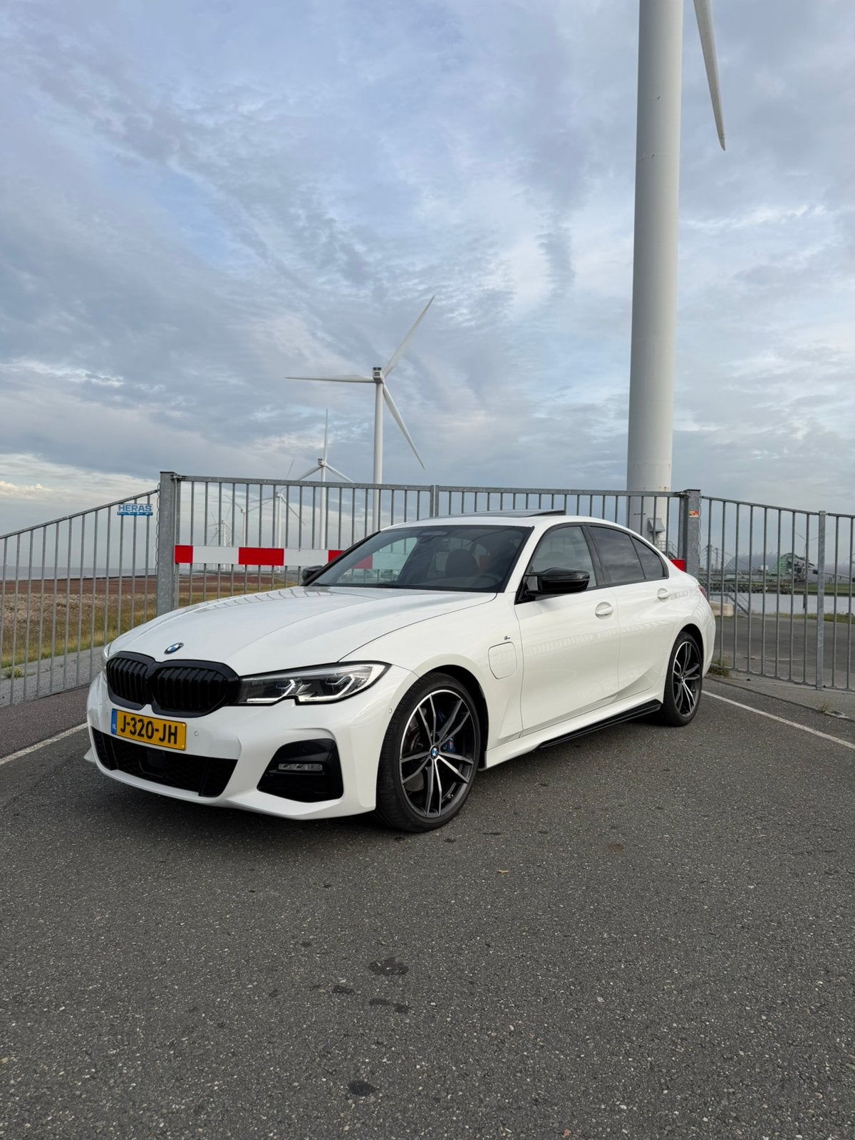 BMW 3-Serie 330e 292pk Aut 2019 M sport, Auto's, Automaat, 1998 cc, Achterwielaandrijving, Wit