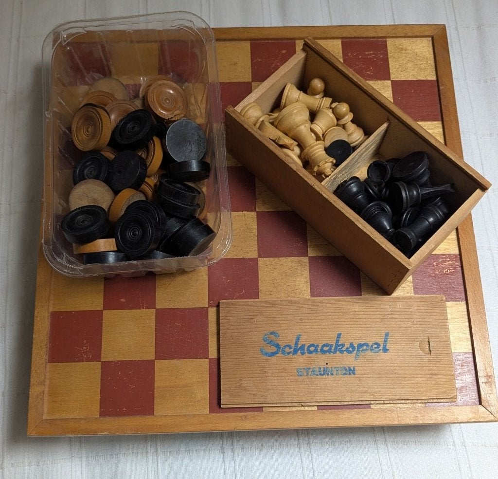 Vintage Staunton Houten Schaak- en Damspel, Gebruikt, Een of twee spelers, Ophalen of Verzenden, Staunton