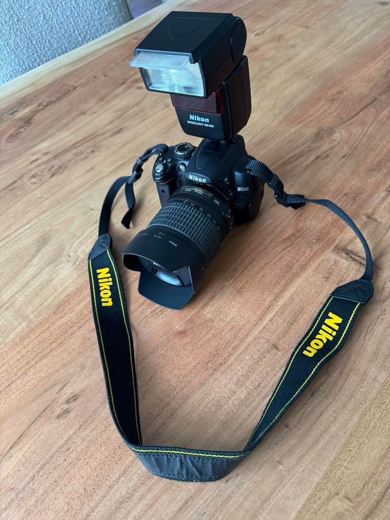 Nikon D5000 spiegelreflexcamera met flitser, Ophalen, Gebruikt, Spiegelreflex, 4 t/m 7 keer