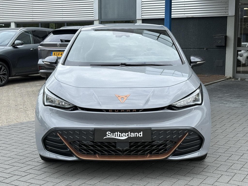 CUPRA Born Essential 62 kWh | 19 Inch | PDC V+A | Carplay |, Auto's, Cupra, Automaat, Gebruikt, Zwart, 375 min