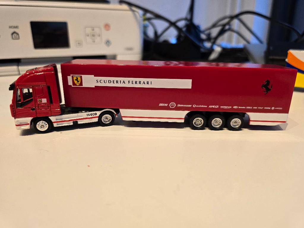 Iveco Ferrari race truck 1/87, Ophalen of Verzenden, Gebruikt, Bus of Vrachtwagen, Overige merken